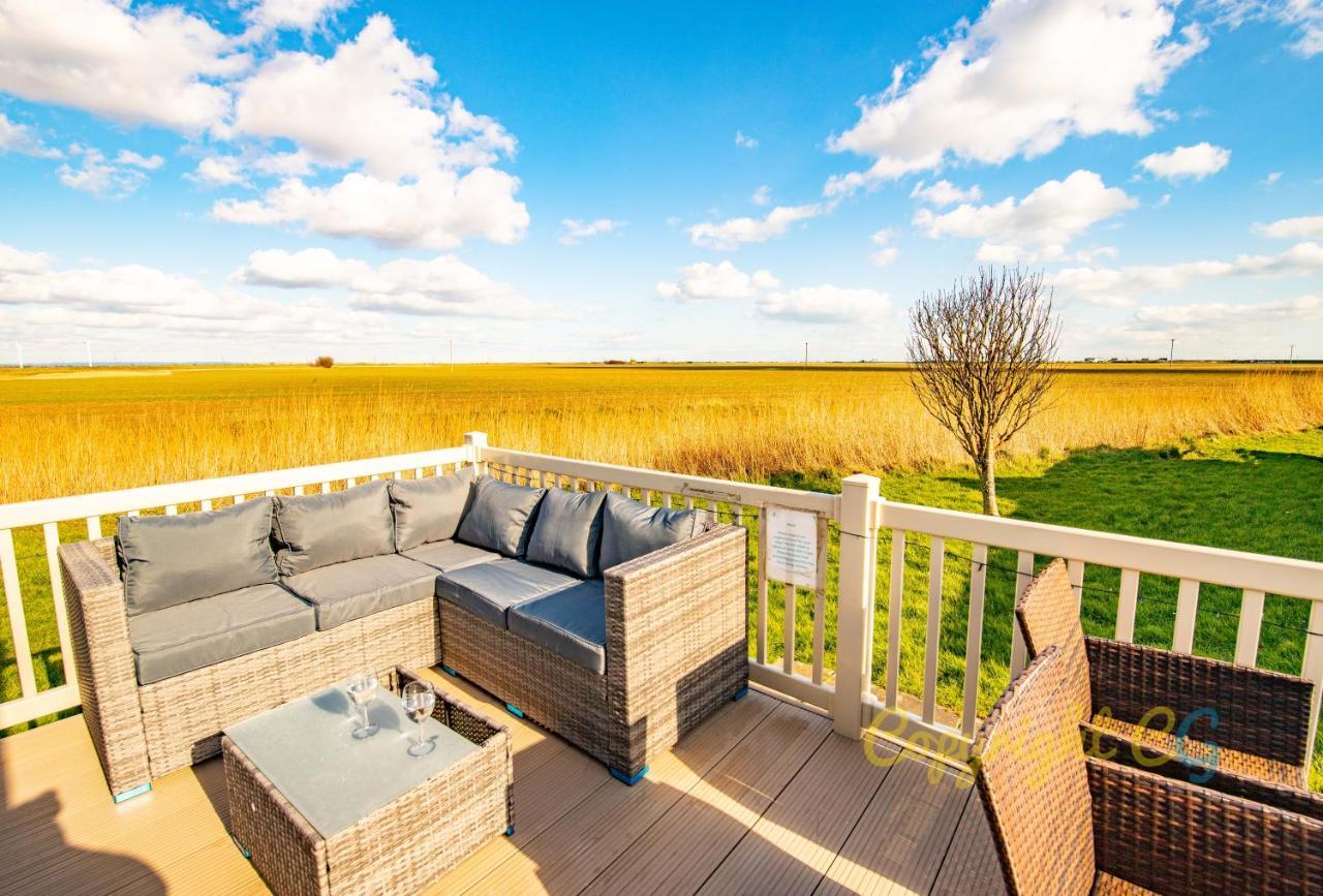 Sea 'N' Stars Platinum Plus Holiday Home With Views, Free Wifi And Netflix Camber 外观 照片