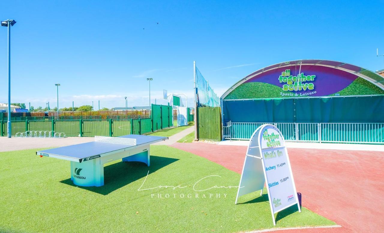 Sea 'N' Stars Platinum Plus Holiday Home With Views, Free Wifi And Netflix Camber 外观 照片