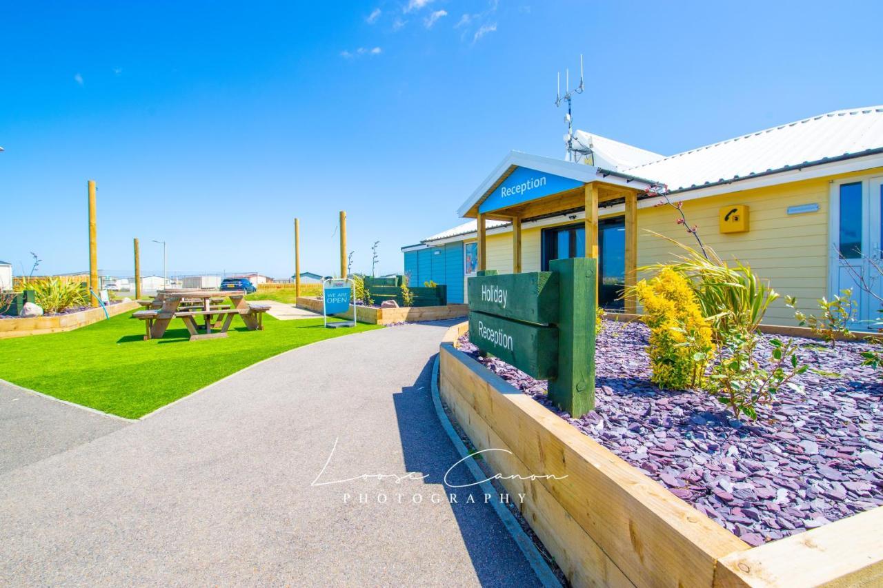 Sea 'N' Stars Platinum Plus Holiday Home With Views, Free Wifi And Netflix Camber 外观 照片