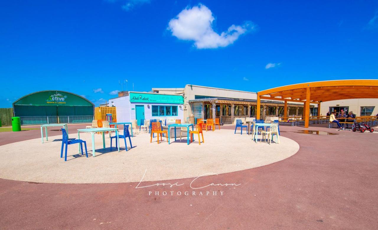 Sea 'N' Stars Platinum Plus Holiday Home With Views, Free Wifi And Netflix Camber 外观 照片