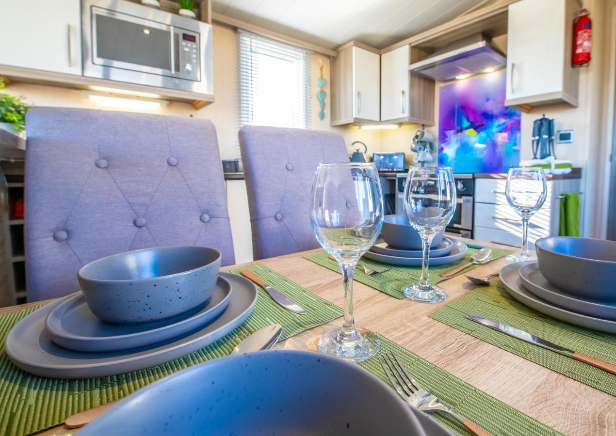 Sea 'N' Stars Platinum Plus Holiday Home With Views, Free Wifi And Netflix Camber 外观 照片